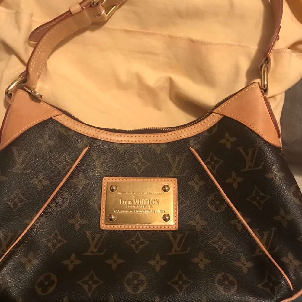 LOUIS VUITTON (date code M11161)